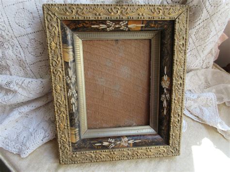 dating old picture frames